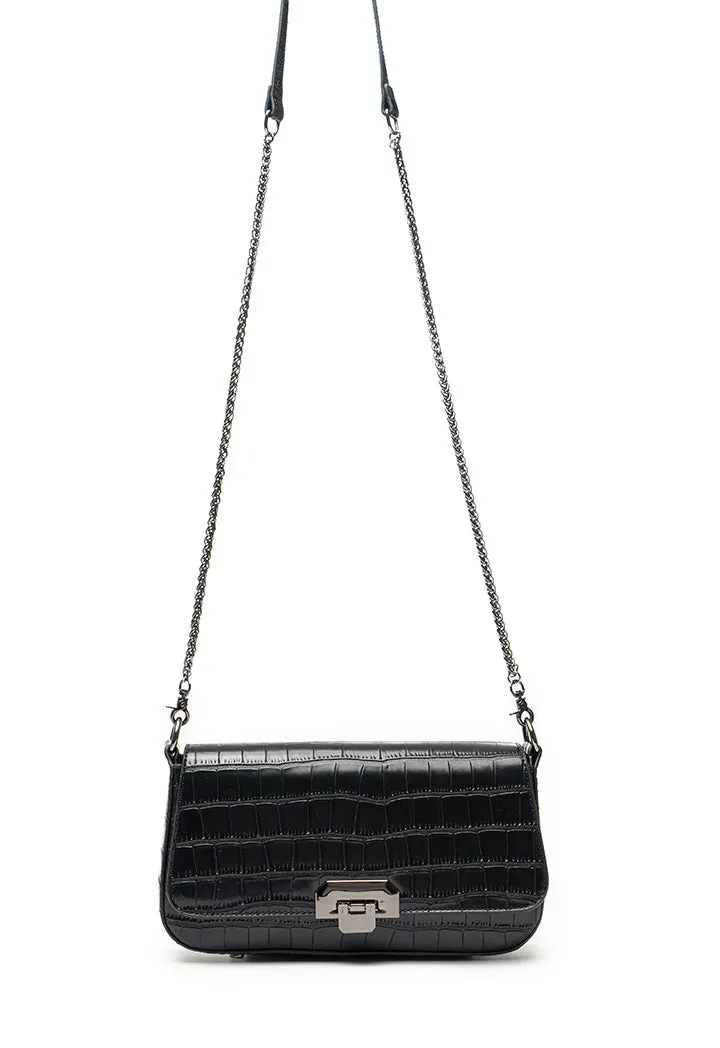 Choice Wavy Textured Bag With Chain Black